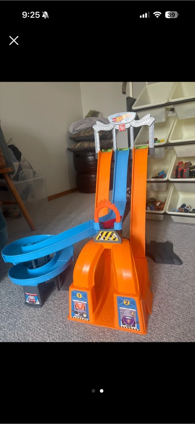 Fisher-Price Hot Wheels Super Loops Speedway