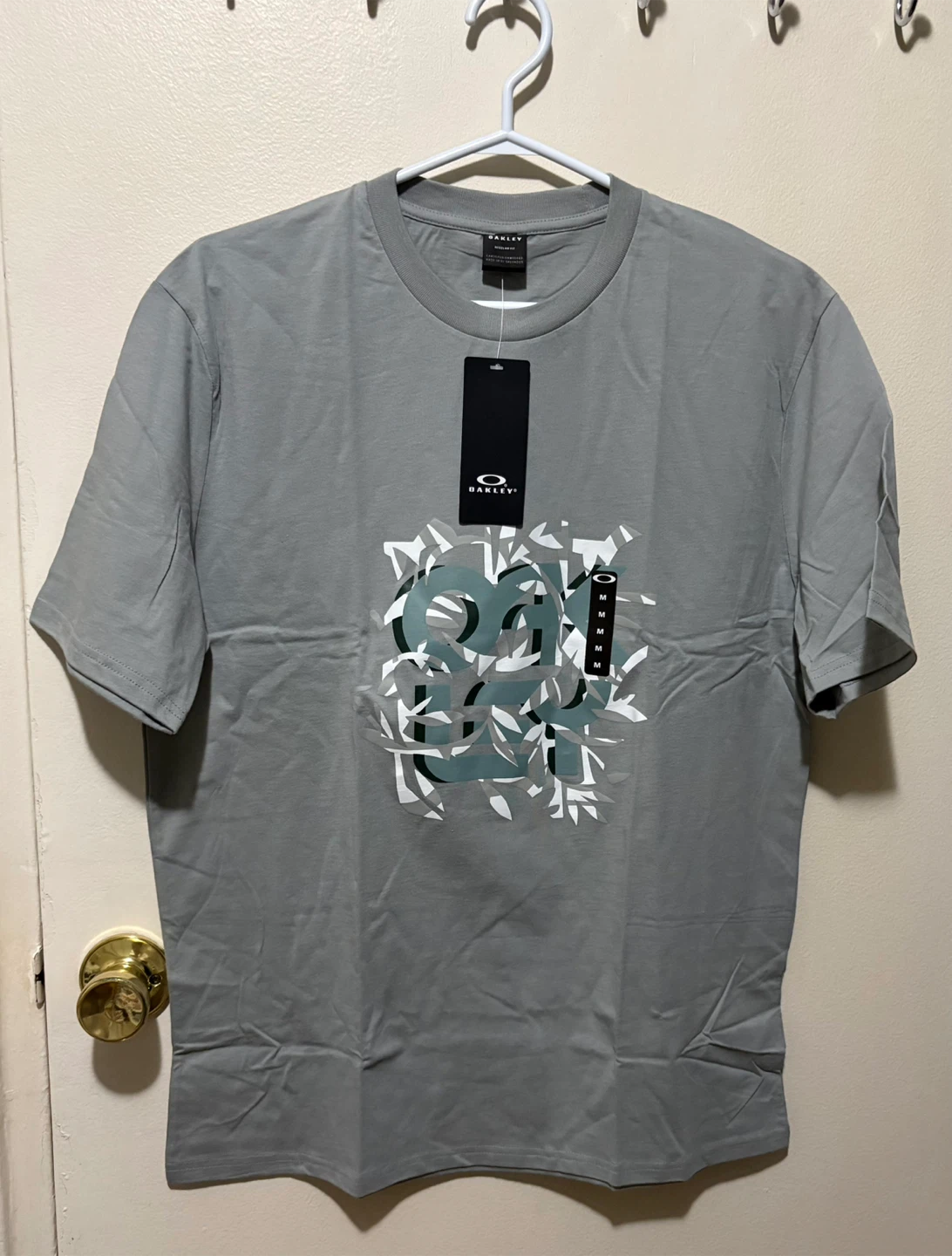 Men’s Oakley Gray Graphic Tee - Size M