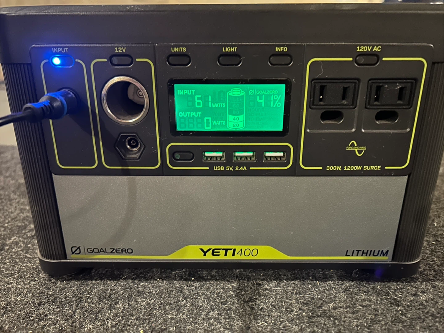 Goal Zero Yeti 400  & Boulder 100 Solar Panel - photo 2