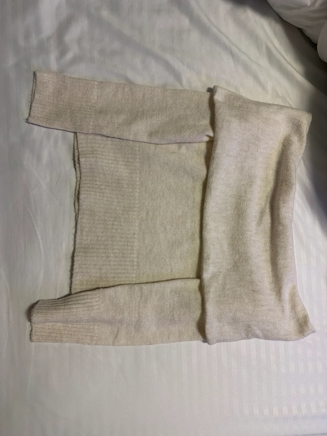 Off shoulder sweater - Size Small
