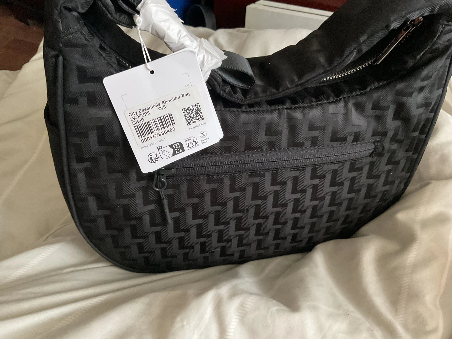 New Lululemon City Essentials Shoulder Bag - photo 2