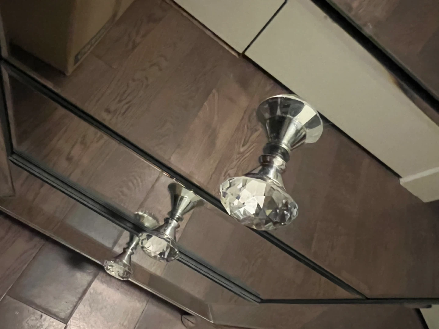 Mirrored Nightstand with Crystal Knobs - photo 3