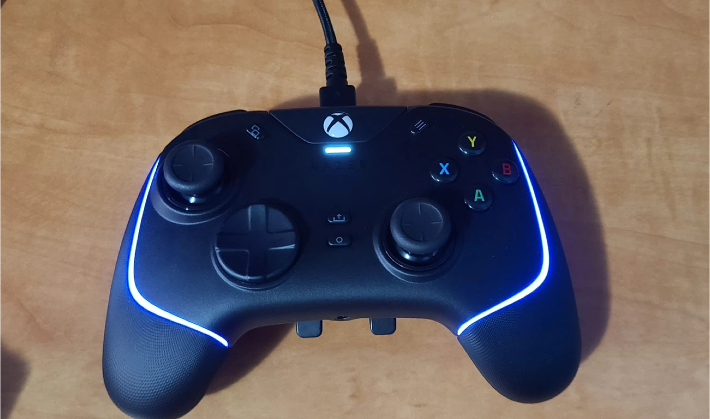 Razer Wolverine V2 Chroma Xbox Controller - New! - photo 3