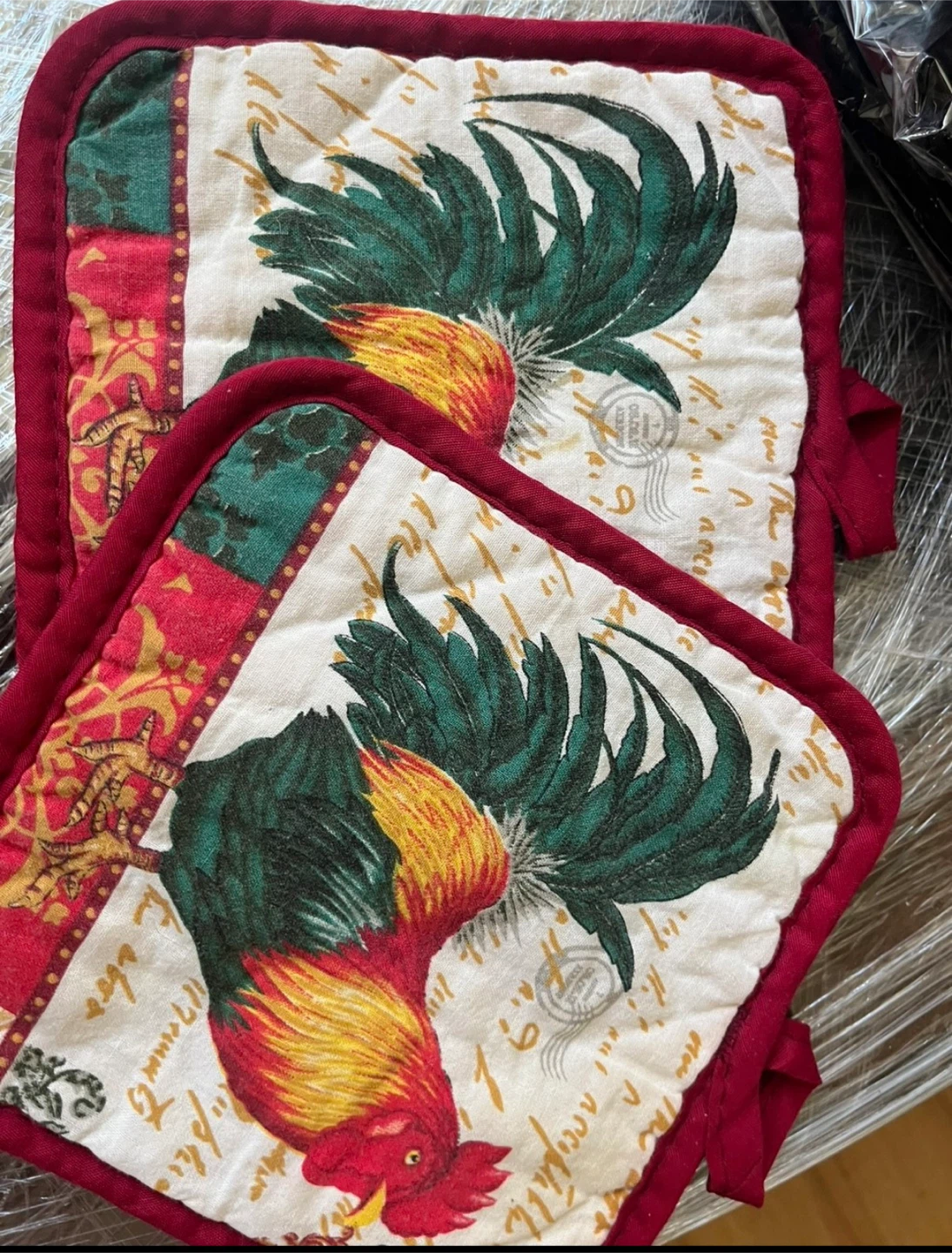 Rooster Kitchen Set: Potholders, Placemats, Towels, Pillow - photo 2