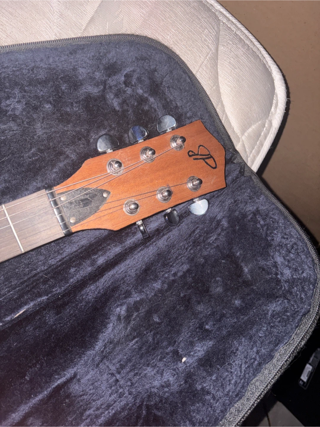 Electric Guitar, Valued around 200-300. - photo 2