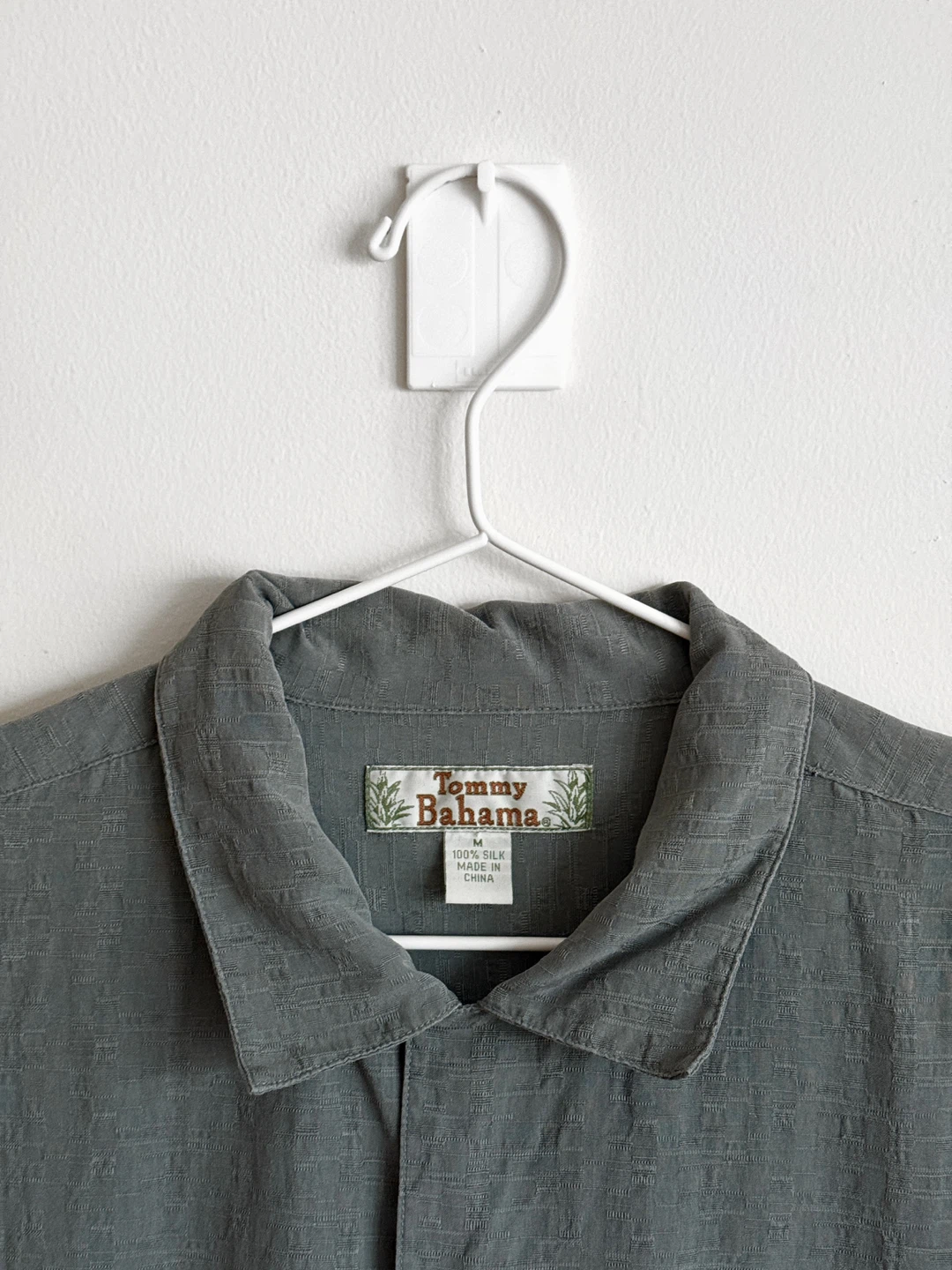 Vintage Tommy Bahama Short Sleeve Silk Button-Up Shirt