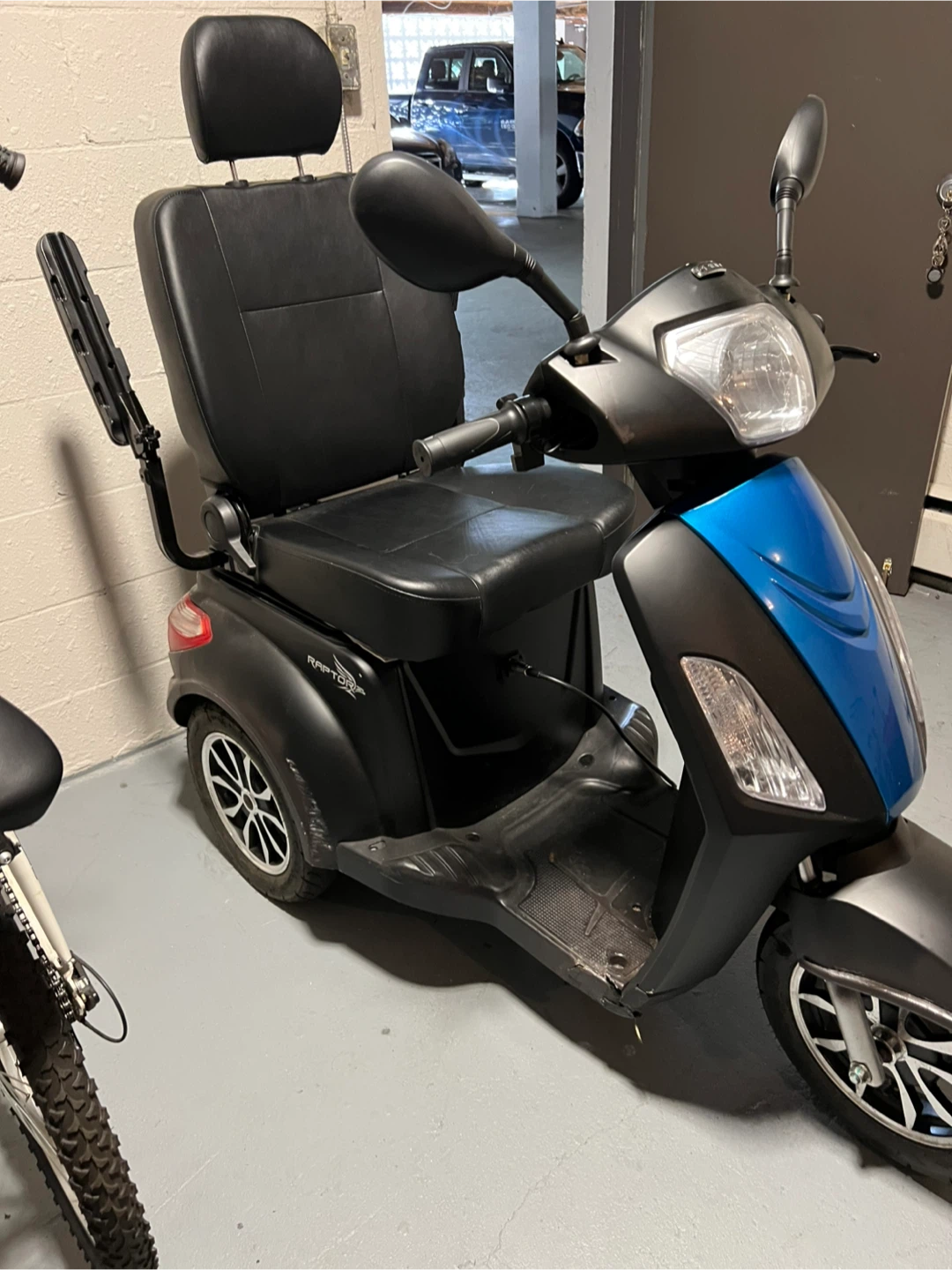 3 wheel Pride Raptor Mobility Scooter - Raptor - photo 2