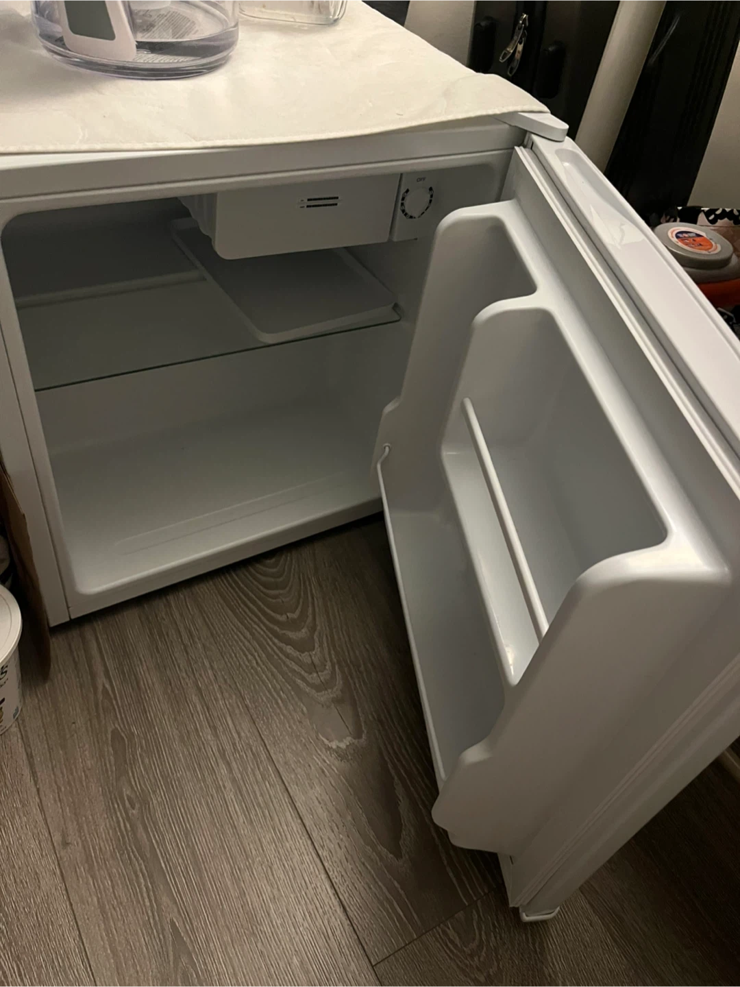 Master Chef Mini Fridge - White - photo 2