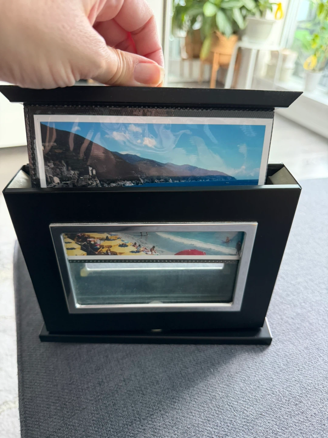GREAT CONDITION Rotating Photo Album - photo 3
