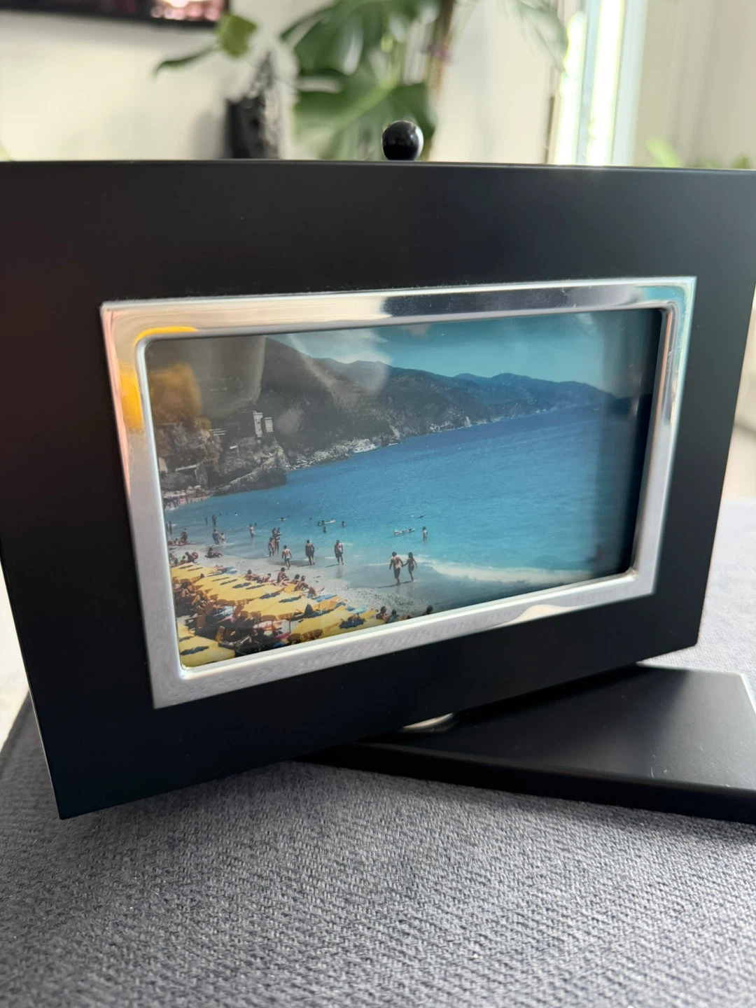 GREAT CONDITION Rotating Photo Album - photo 2