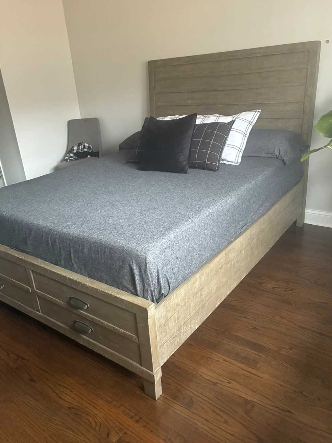 Bedroom Set - Bed Frame & Dresser - photo 3