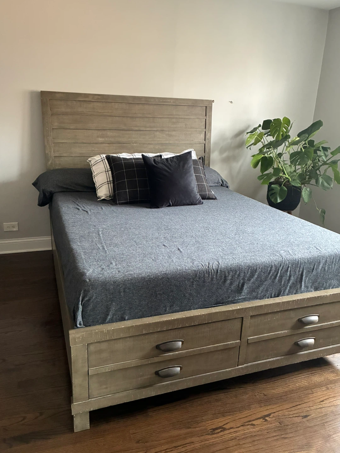 Bedroom Set - Bed Frame & Dresser - photo 2