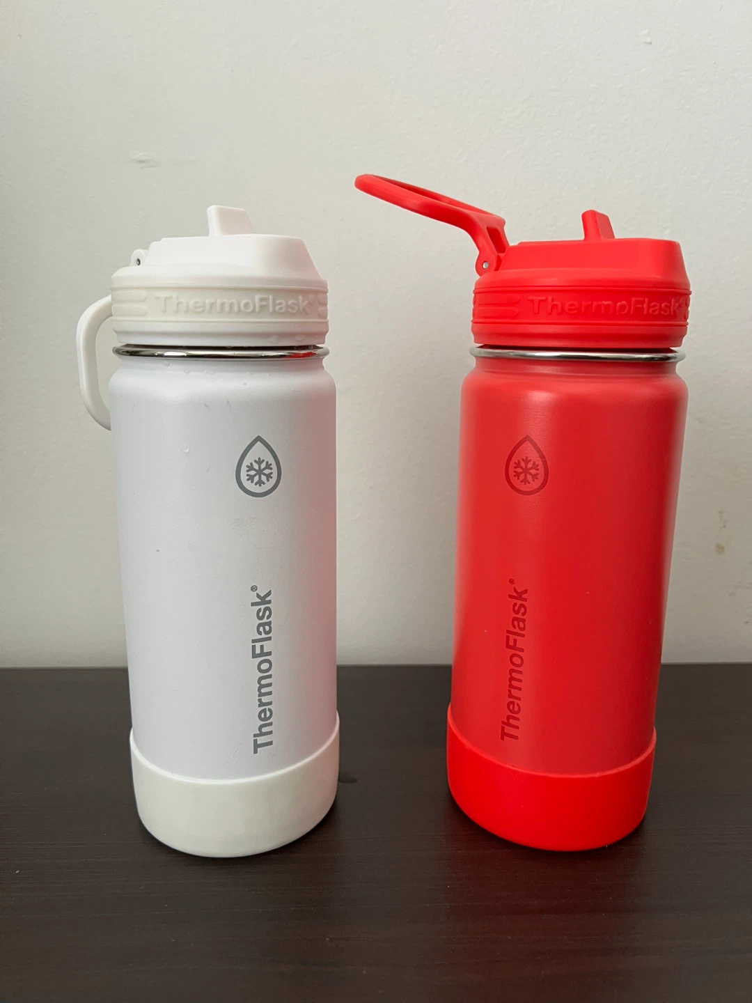 ThermoFlask Water Bottles 16oz - White & Red