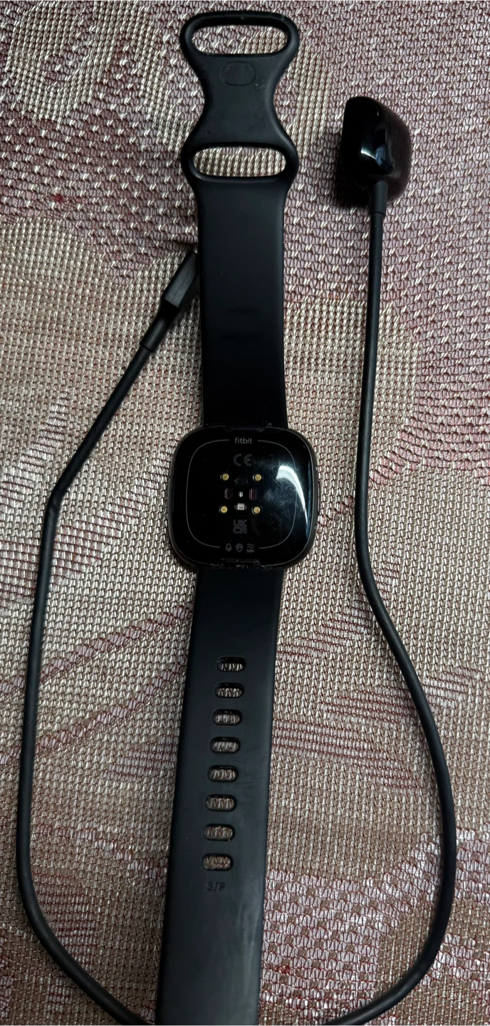 Fitbit Versa 4 Black/Graphite Smartwatch - photo 2