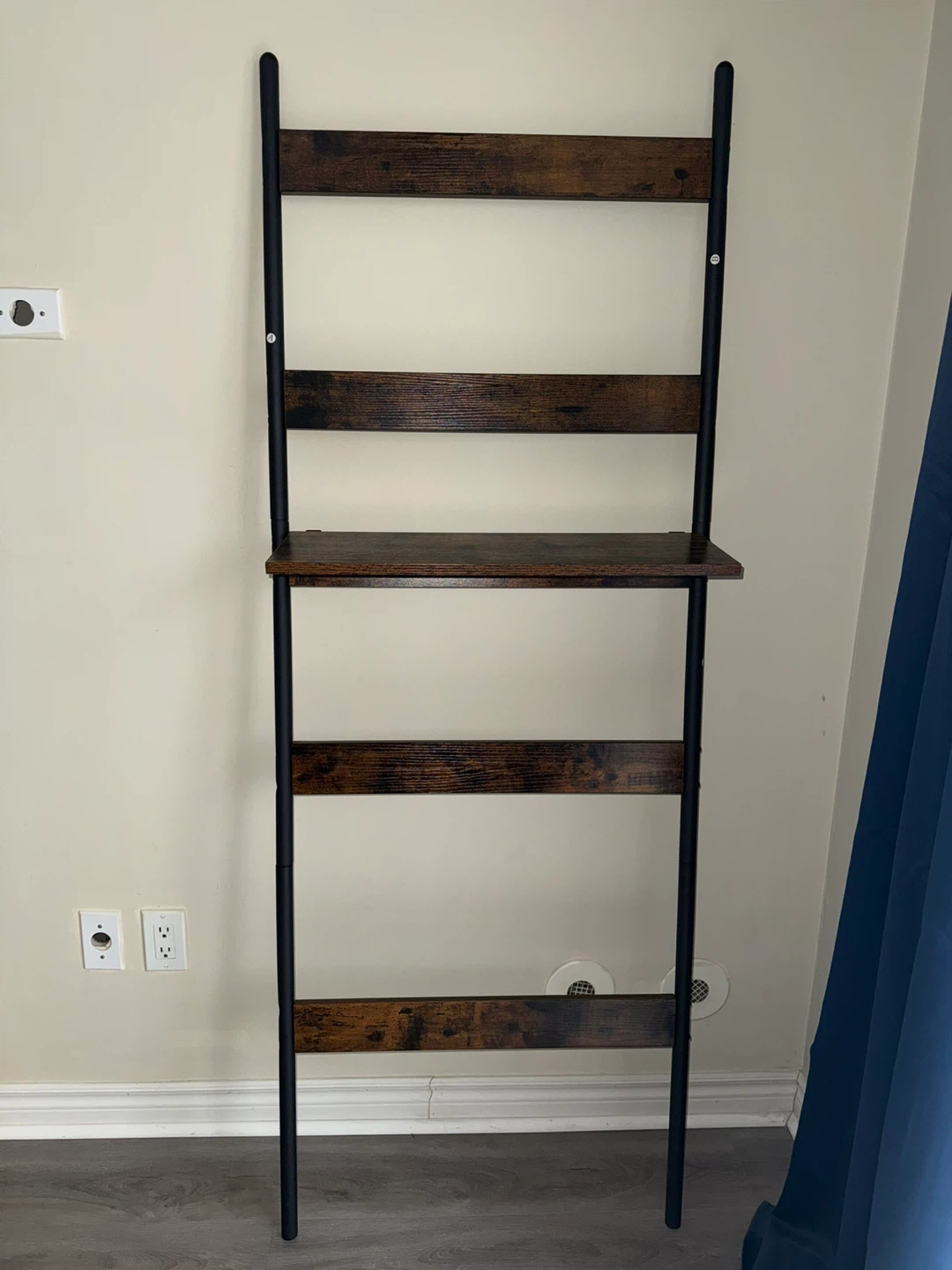 Brown Blanket Ladder with shelf - photo 2