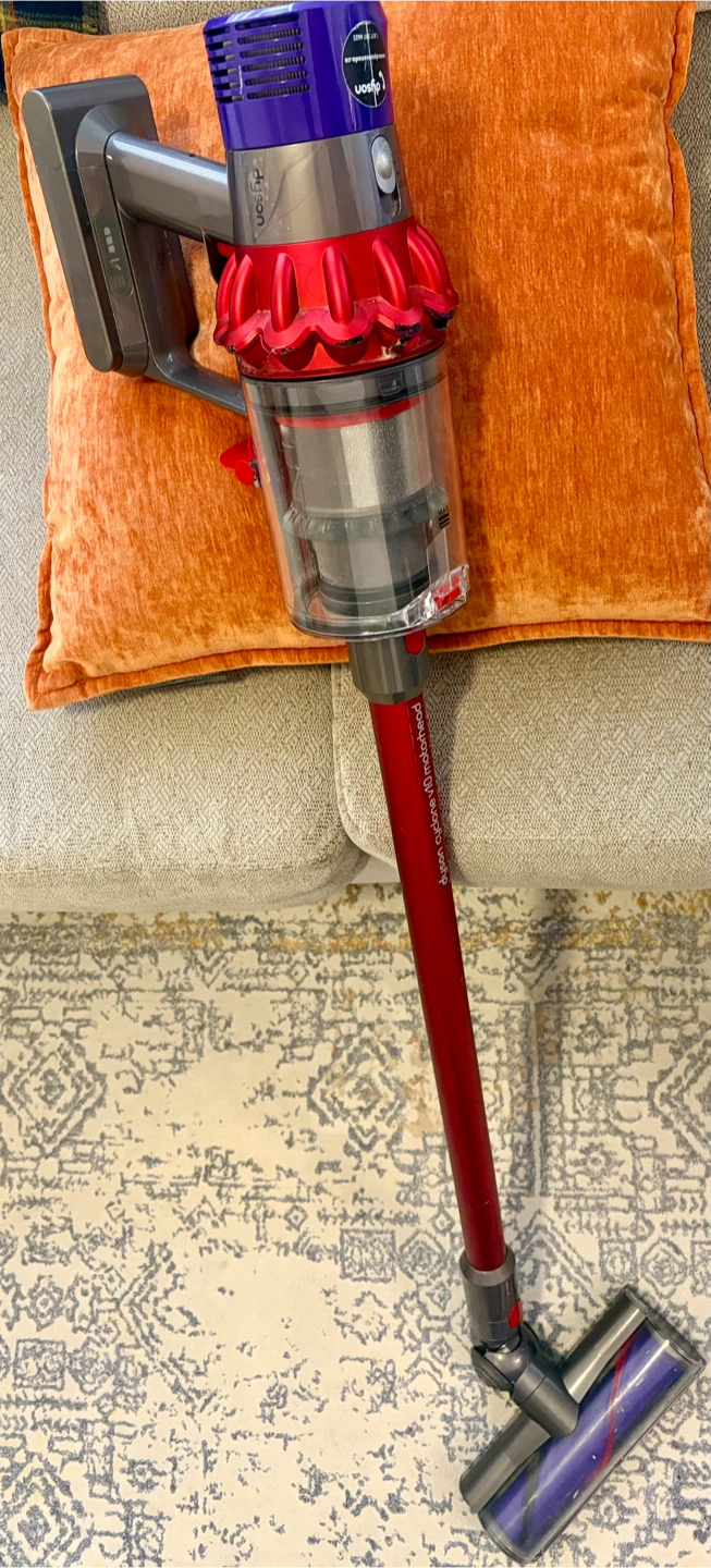 Dyson Cyclone V10 Motorhead Vacuum - photo 3