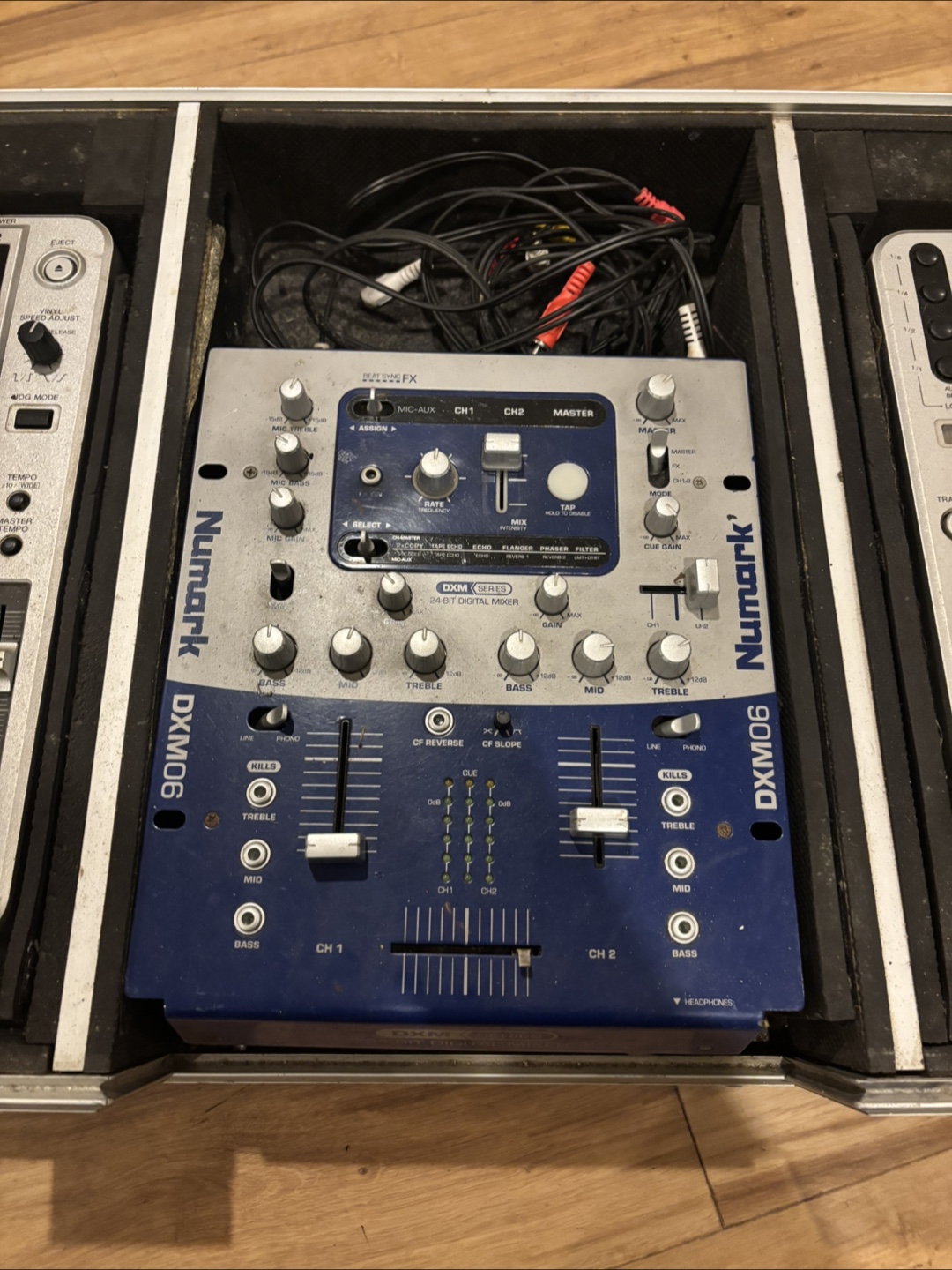Pioneer CDJ-800MK2 & Numark DXM06 DJ Set - photo 2