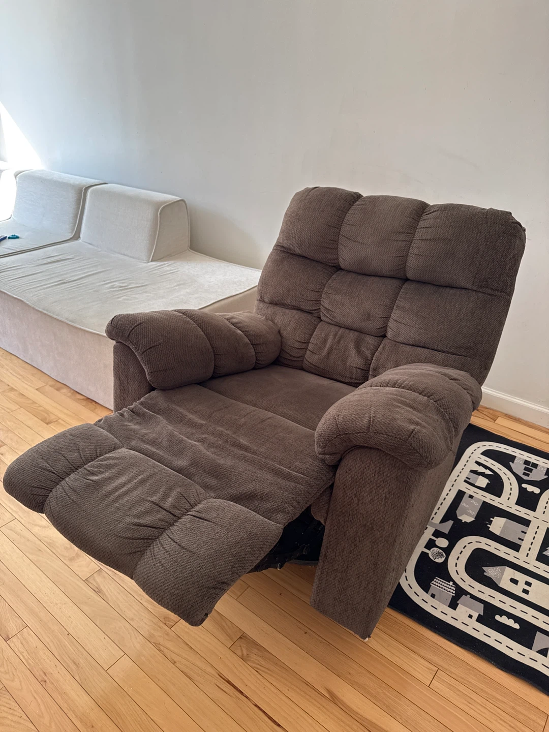 Brown Fabric Recliner Chair 🥕 - photo 2