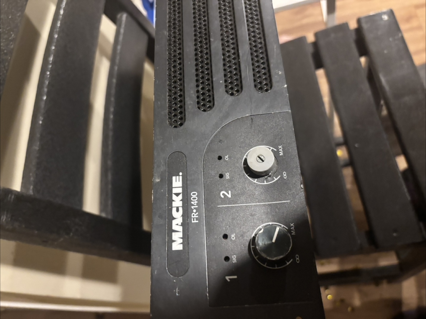 Mackie FR-1400 Power Amplifier - photo 4