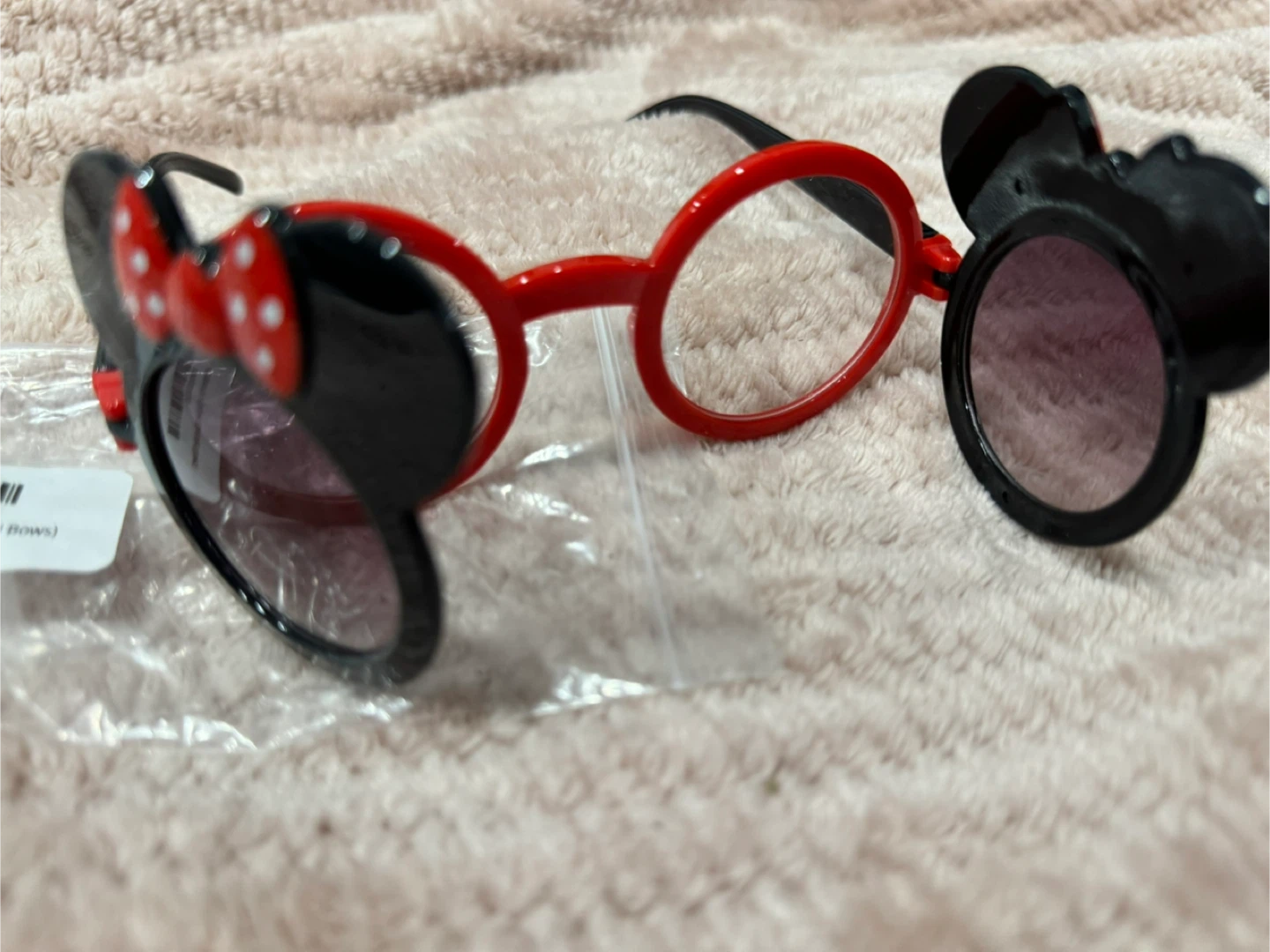 New Kids Minnie Mouse Sunglasses - Black/Red Bows - photo 3