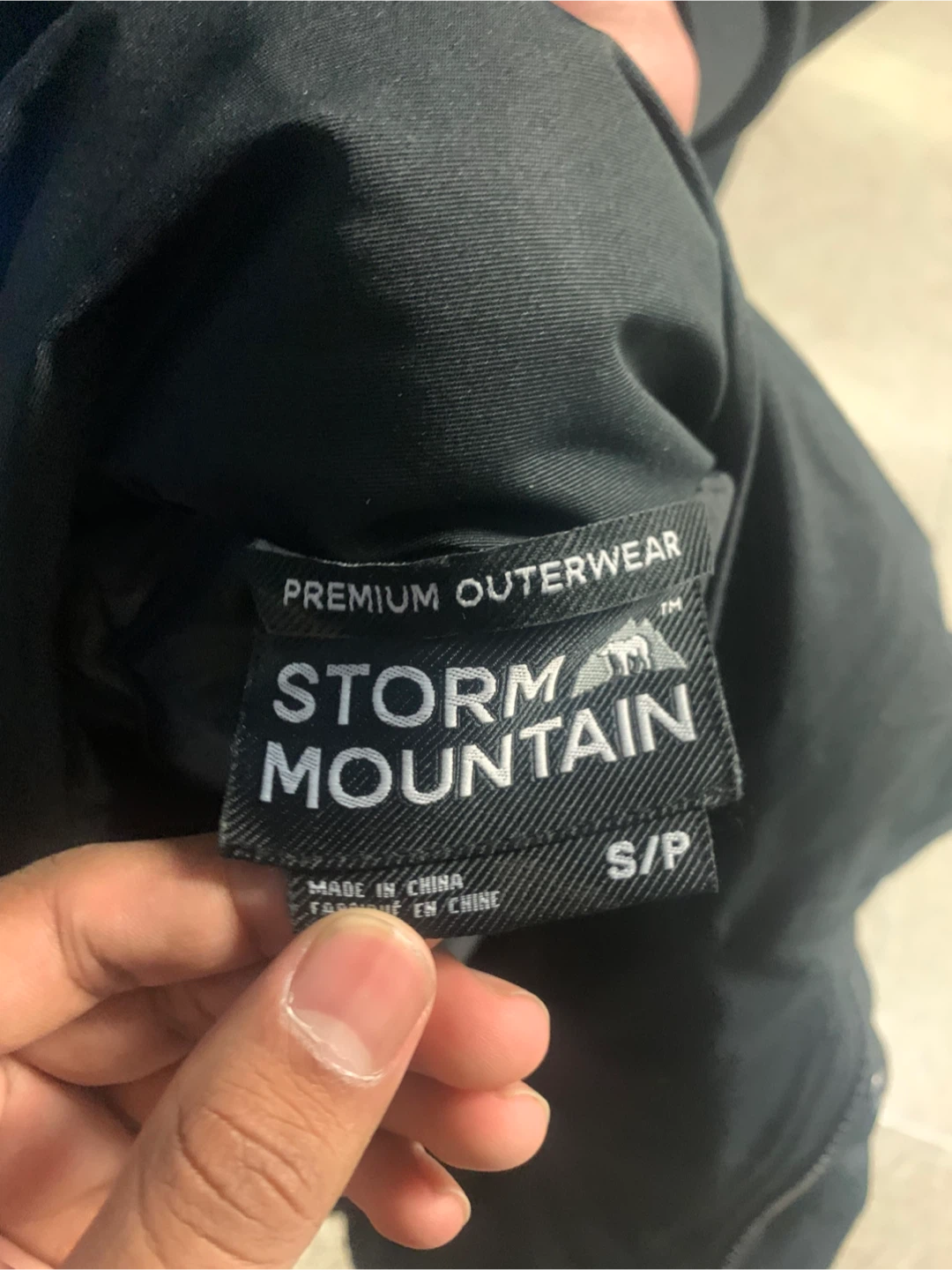 Storm Mountain Black Puffer Jacket - Size S - photo 3