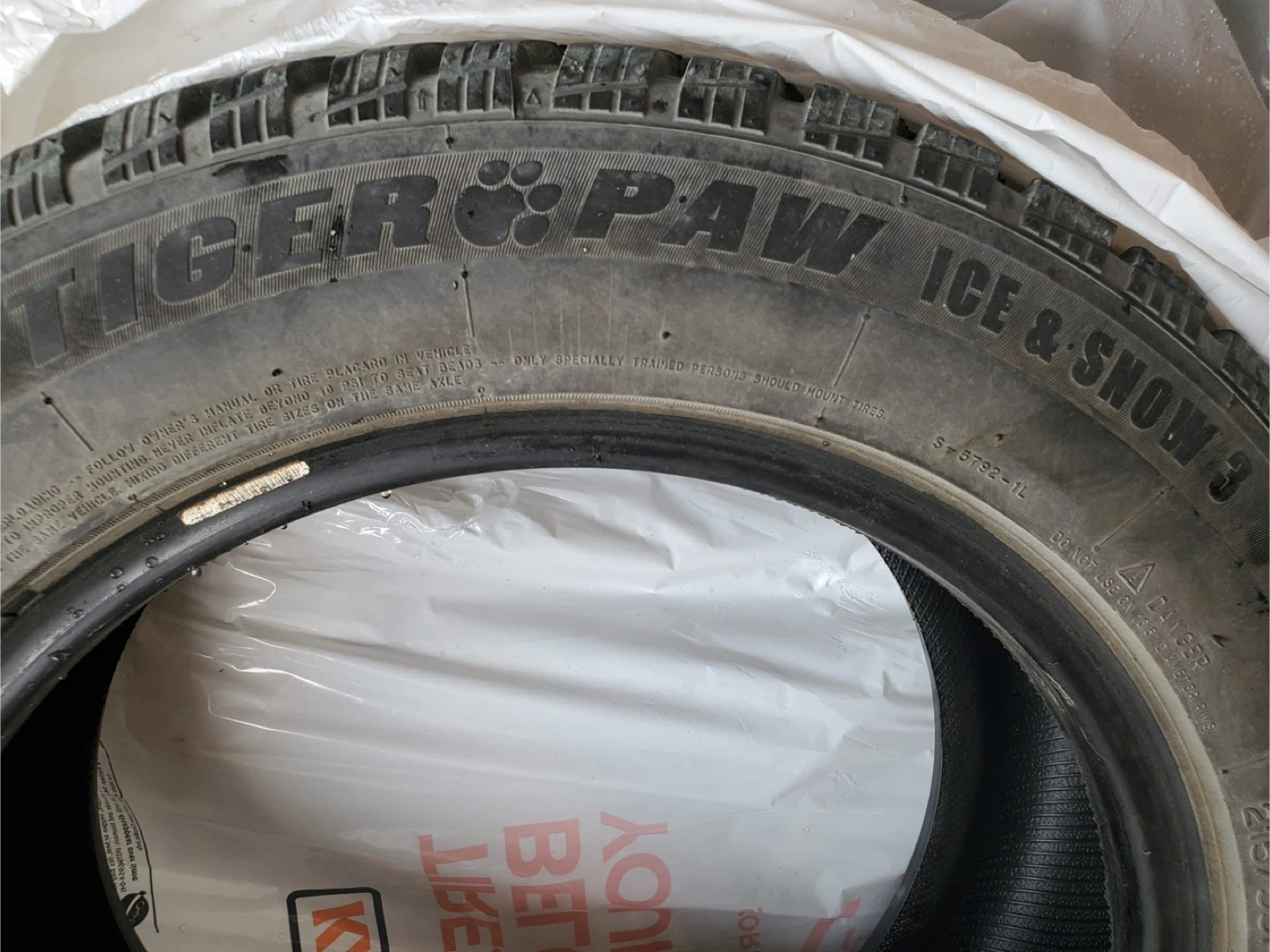 Tiger Paw Ice & Snow 3 Tire 215/55R16