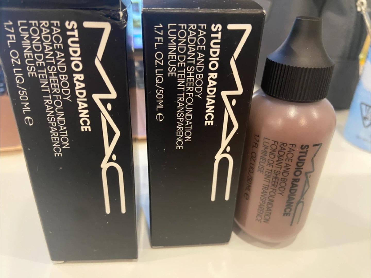 MAC Studio Radiance Face and Body Foundation - photo 2