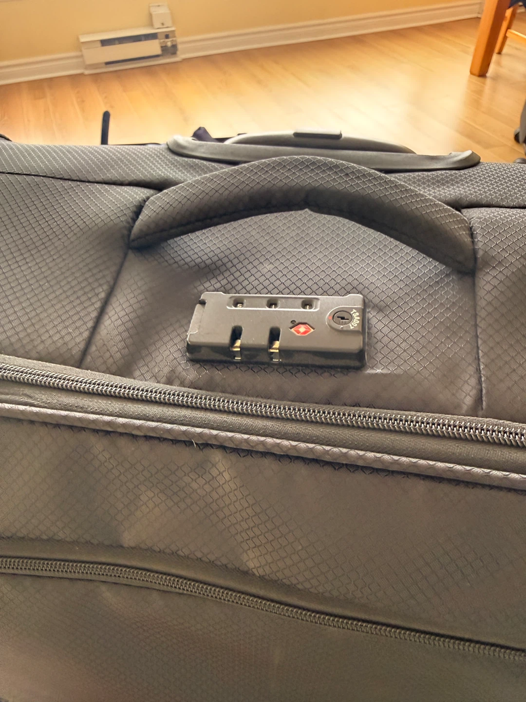 30-inch Lightweight Suitcase - photo 4