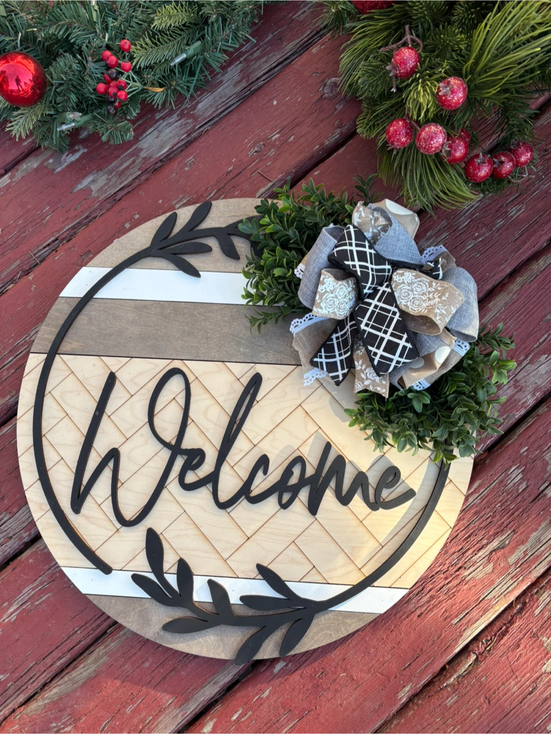 Christmas Wreaths & Welcome Sign - photo 2