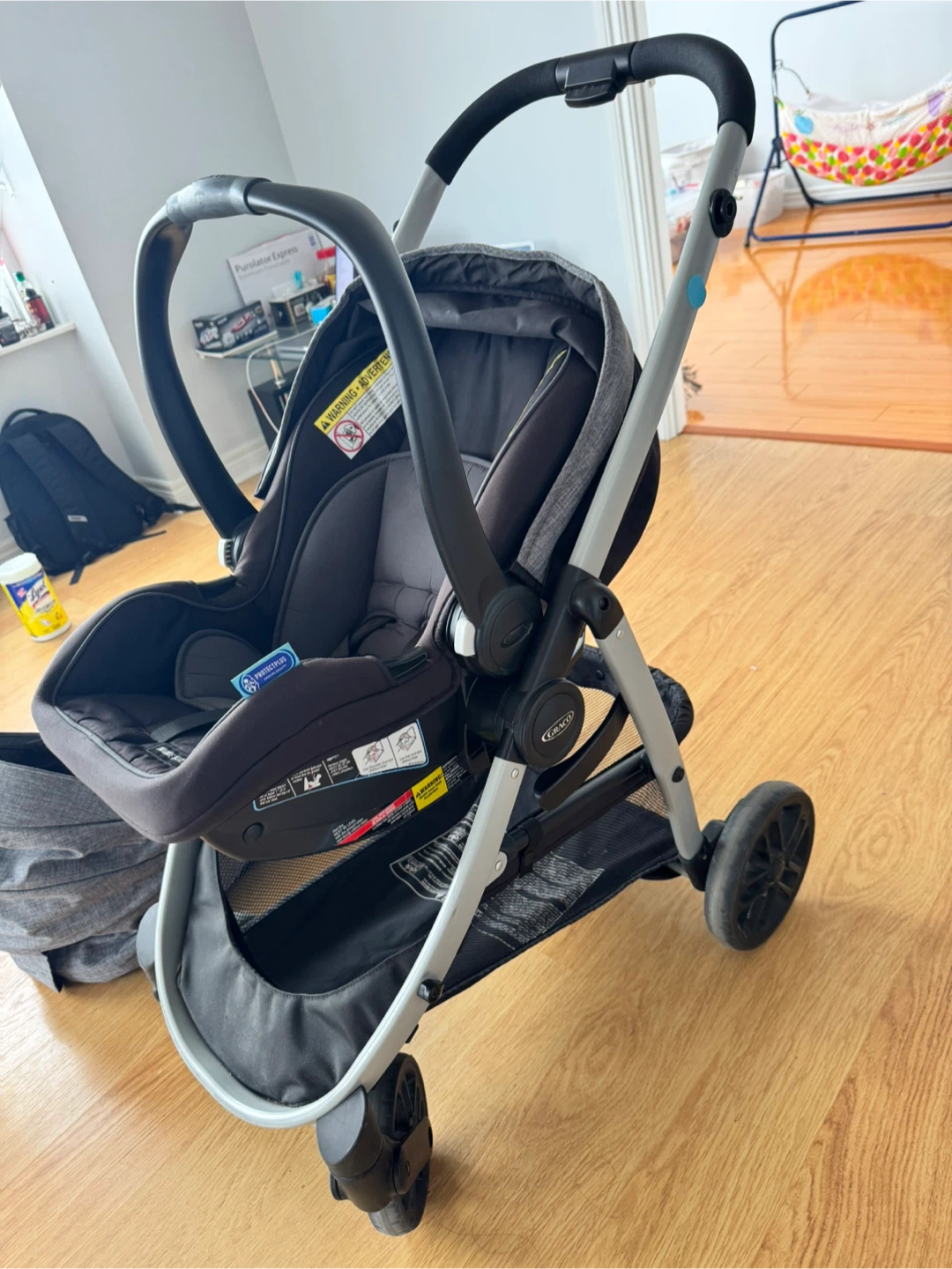 Graco stroller and car seat set- great condition. - photo 2