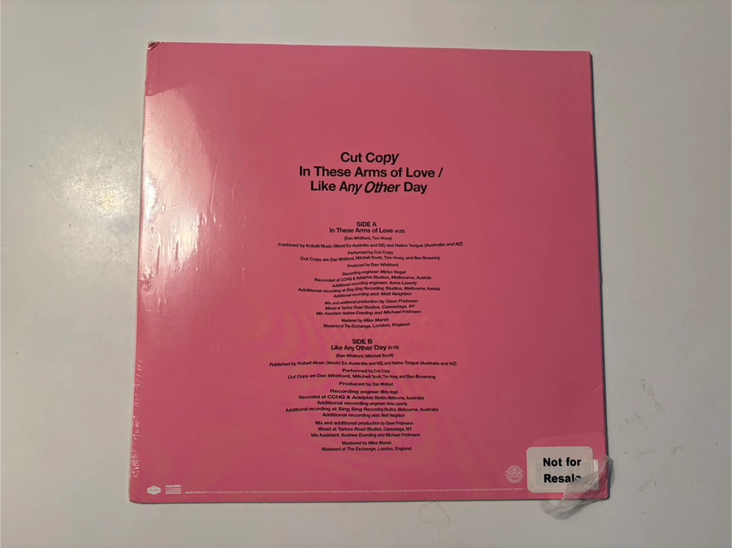Cut Copy - In These Arms of Love Vinyl - photo 2