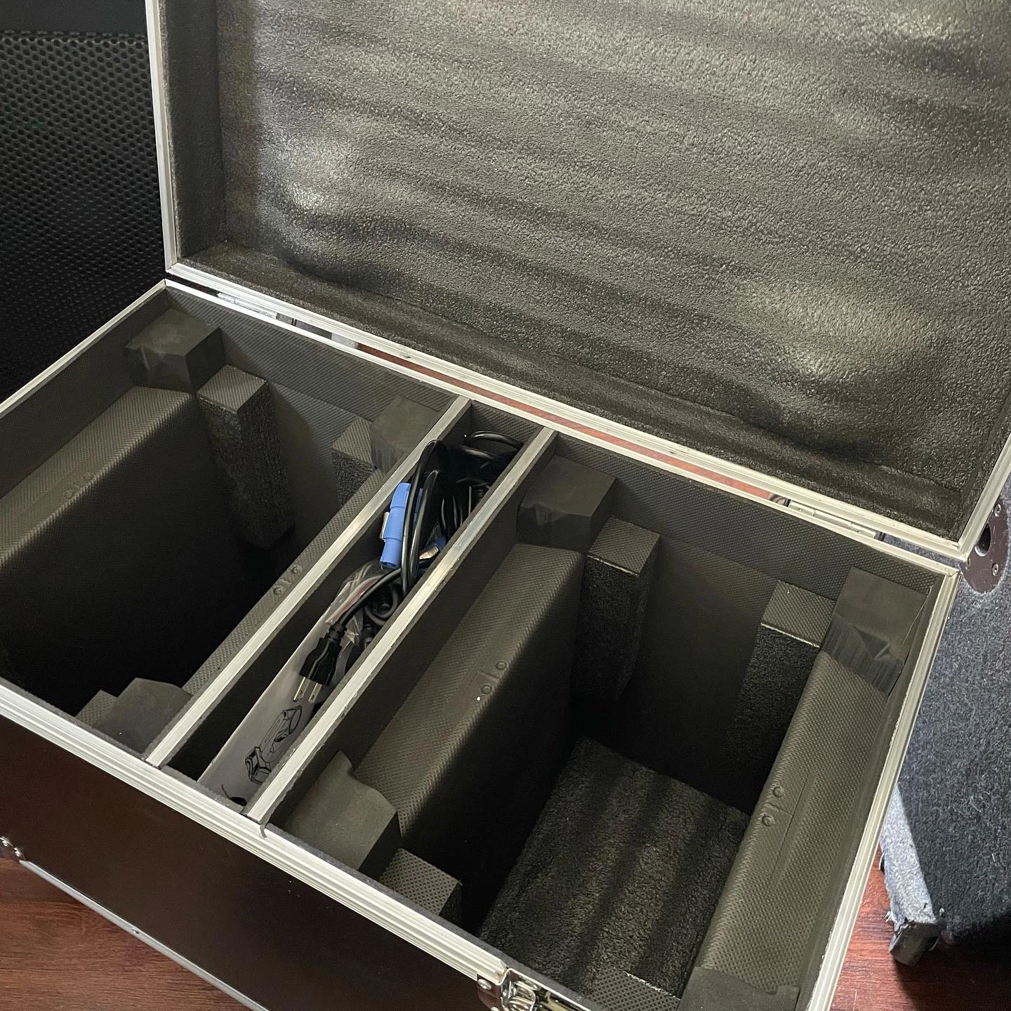 2 Beam 230 Moving Head Stage Lights w/ Case - photo 3