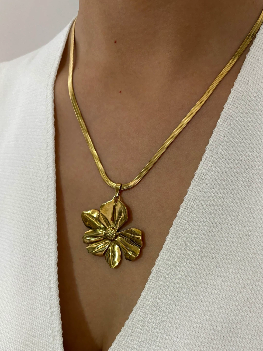 18K Gold Plated Golden Bloom Necklace - photo 4