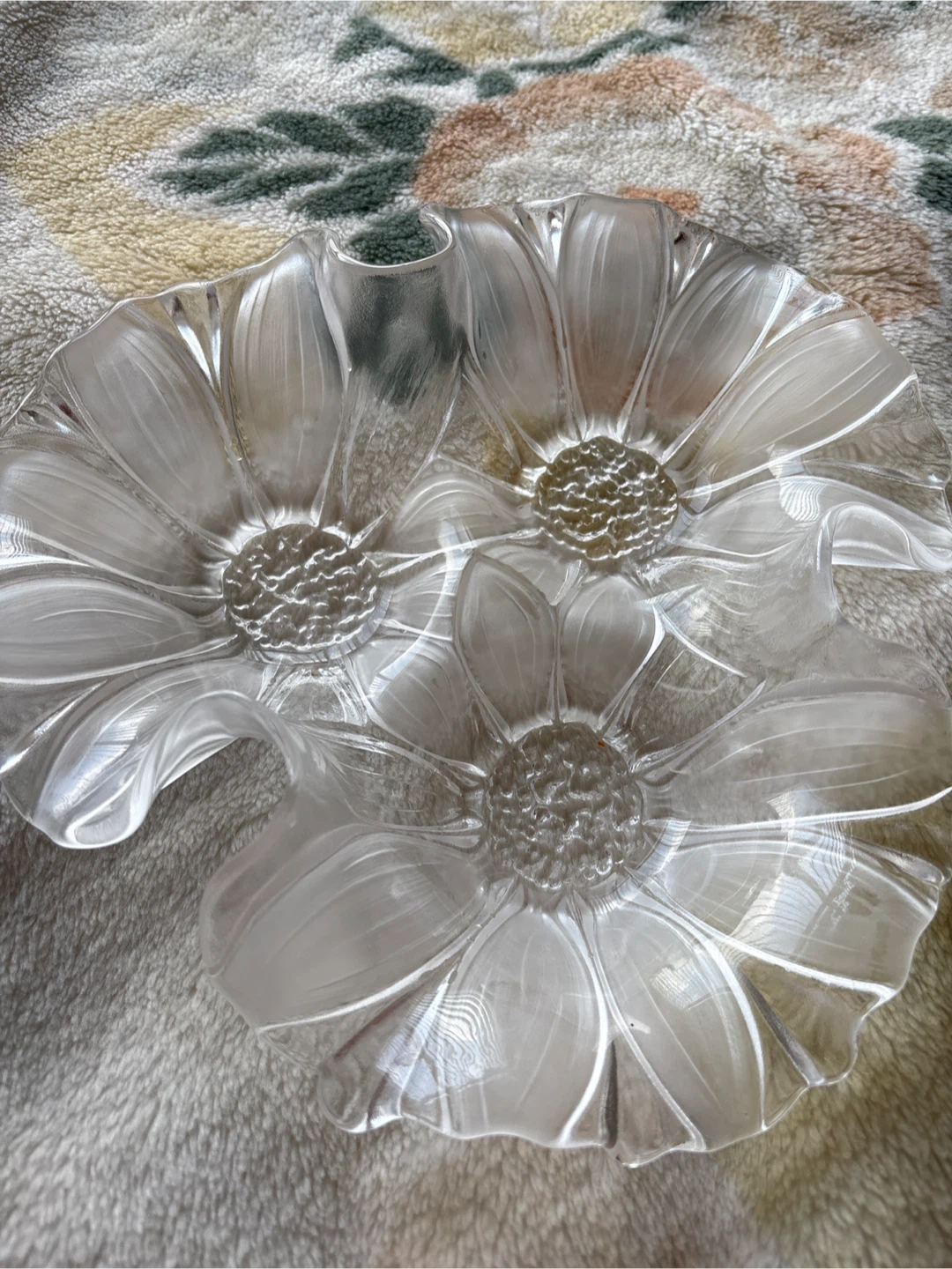 Flower Shaped Glass Serving Dish - photo 2