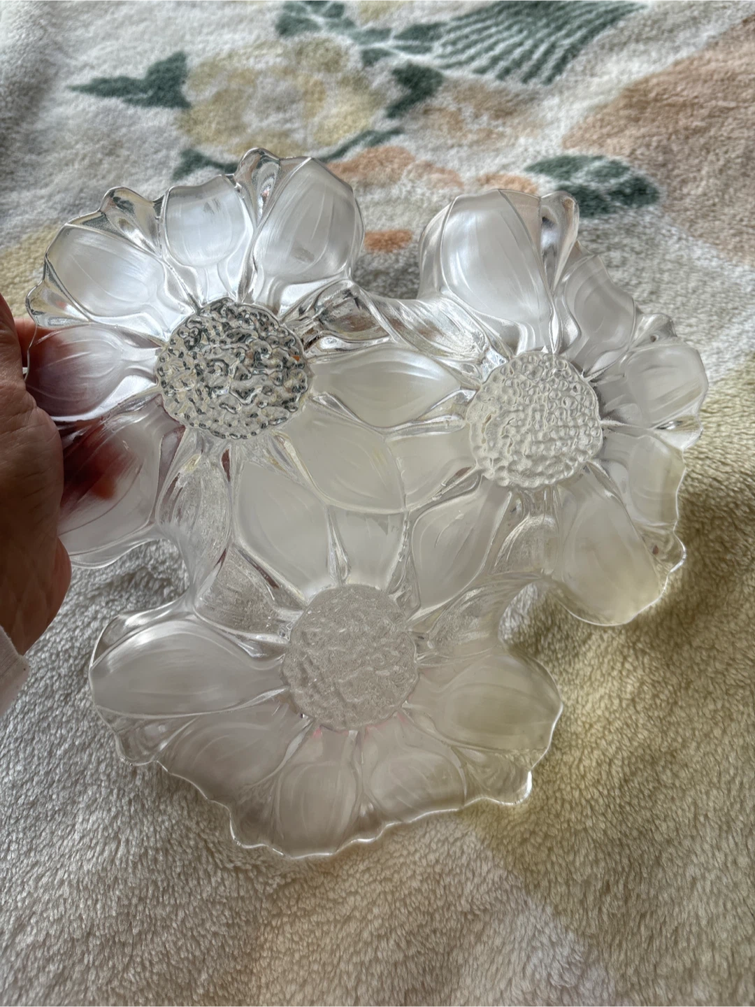 Flower Shaped Glass Serving Dish - photo 3