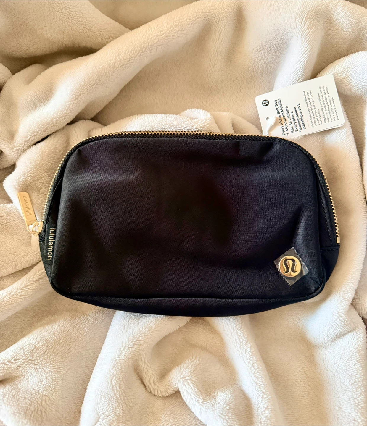 🆕Lululemon Everywhere Belt Bag Monogram Metallic