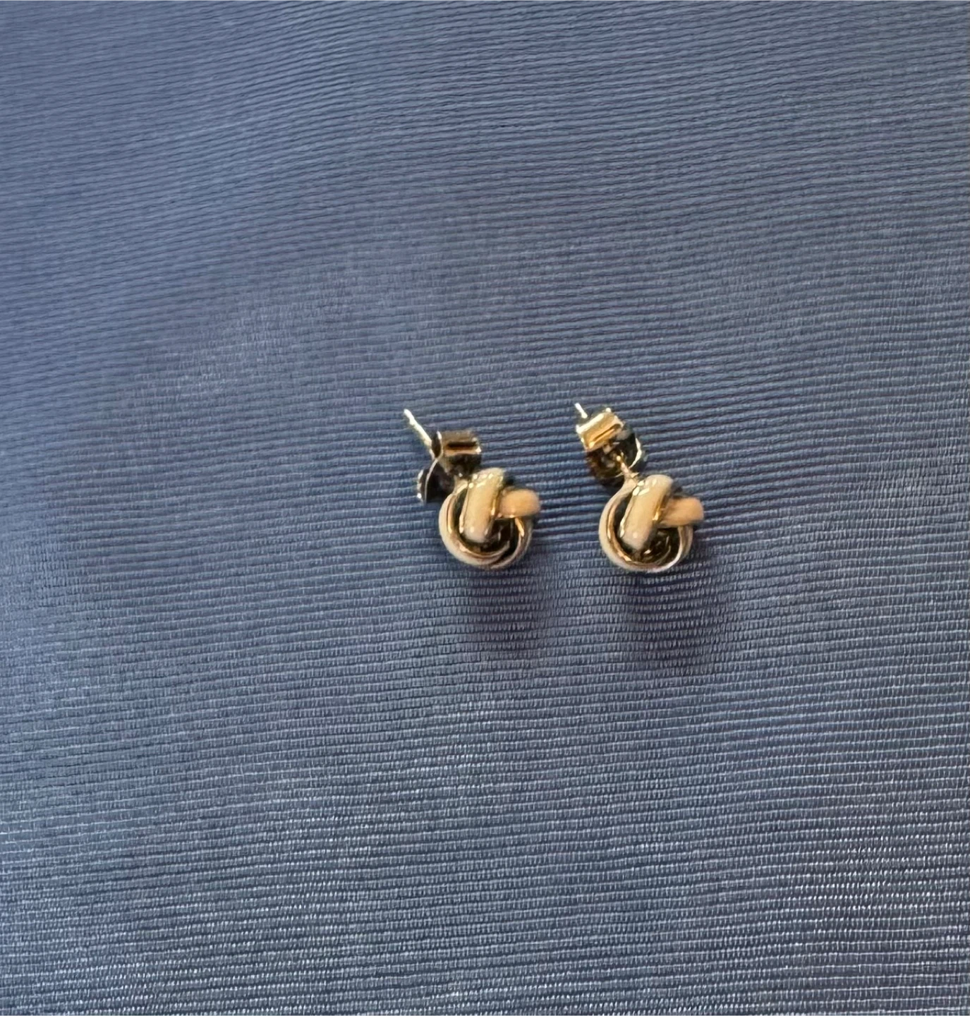Silver tiny Knot Earrings w Mother of Pearl Enameling - photo 3