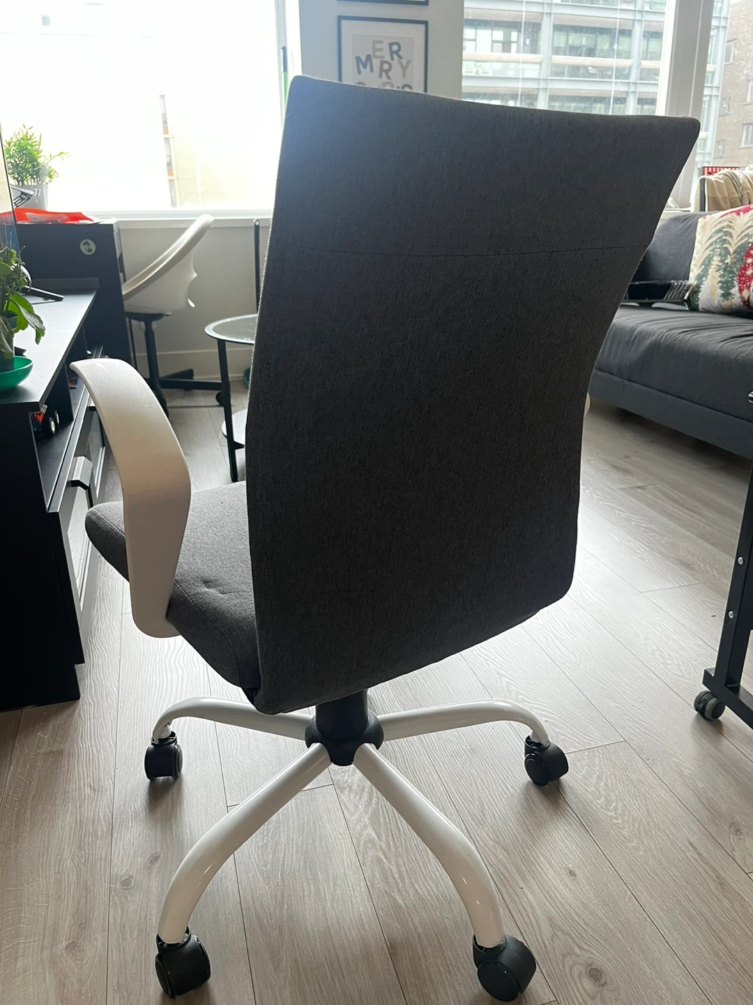 Grey Office Chair with White Frame - photo 3