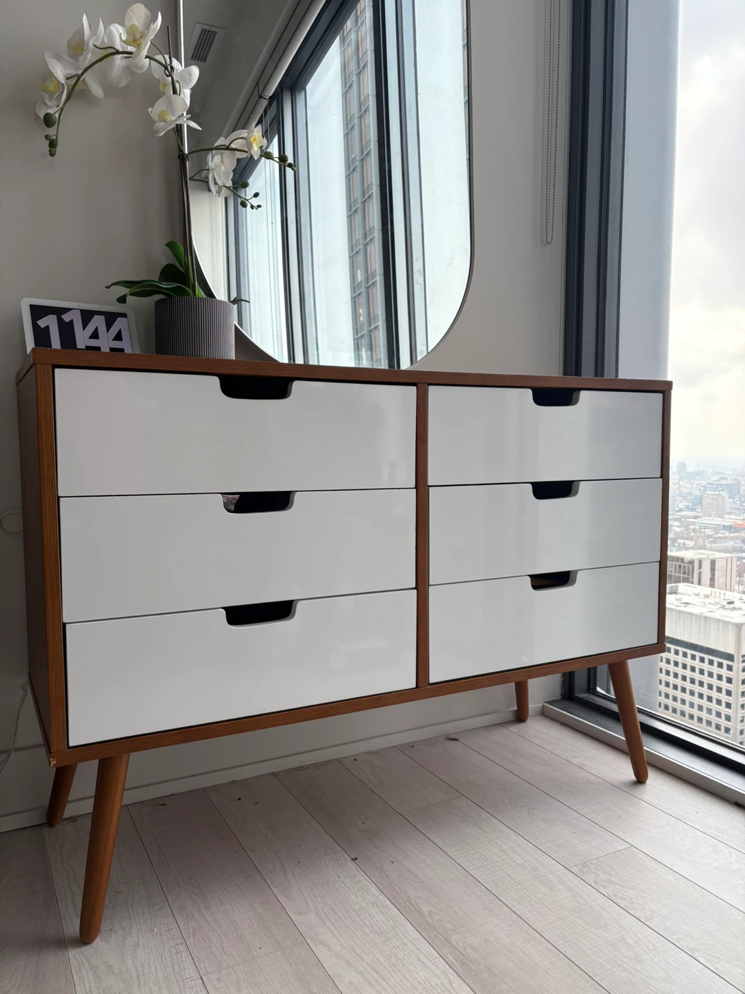 Structube EMMA Mid-Century Modern Style Dresser - 6 Drawers