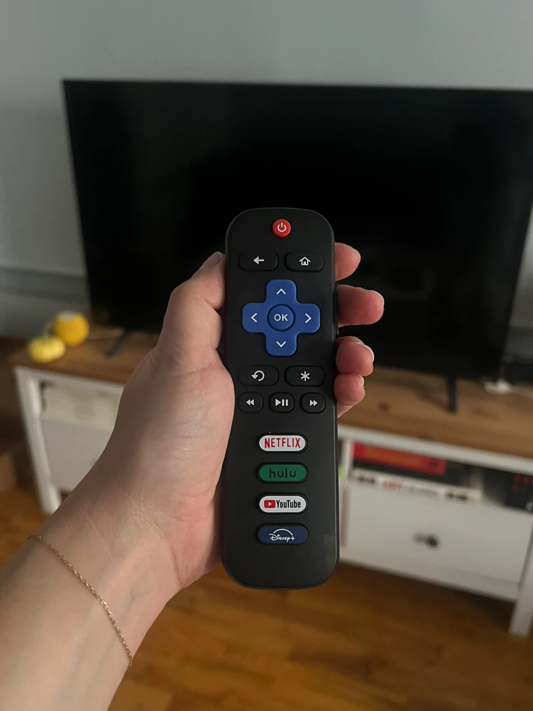 50 inch TCL Roku TV with remote - Netflix, Hulu, YouTube - photo 2
