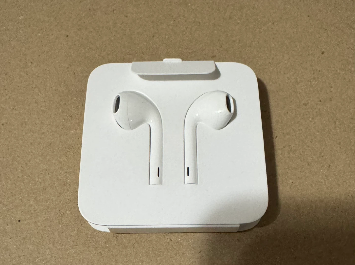 Apple EarPods with 3.5mm Headphone Plug - New