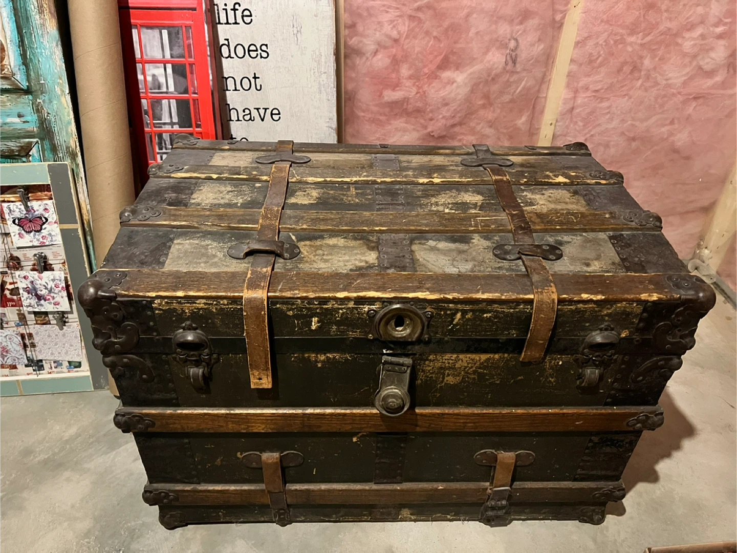 Antique Steamer Trunk - Treasure Chest Like - photo 2