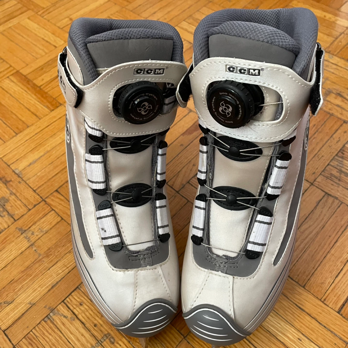 CCM SP Ice Skates - Size 6 - photo 3