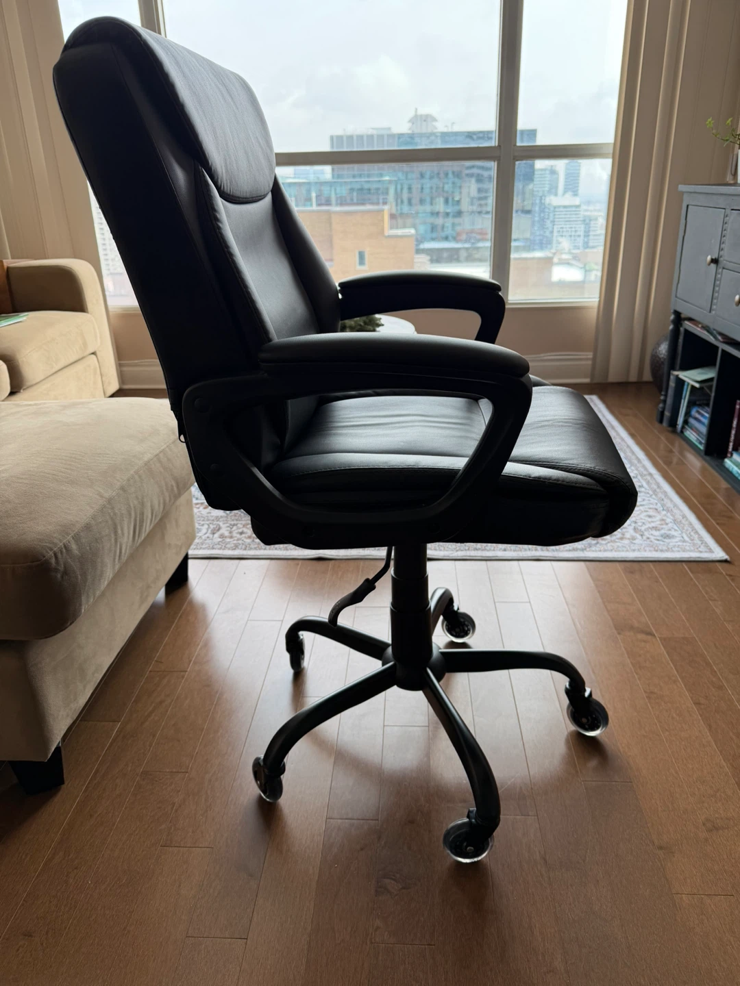 Black Office Chair - photo 2
