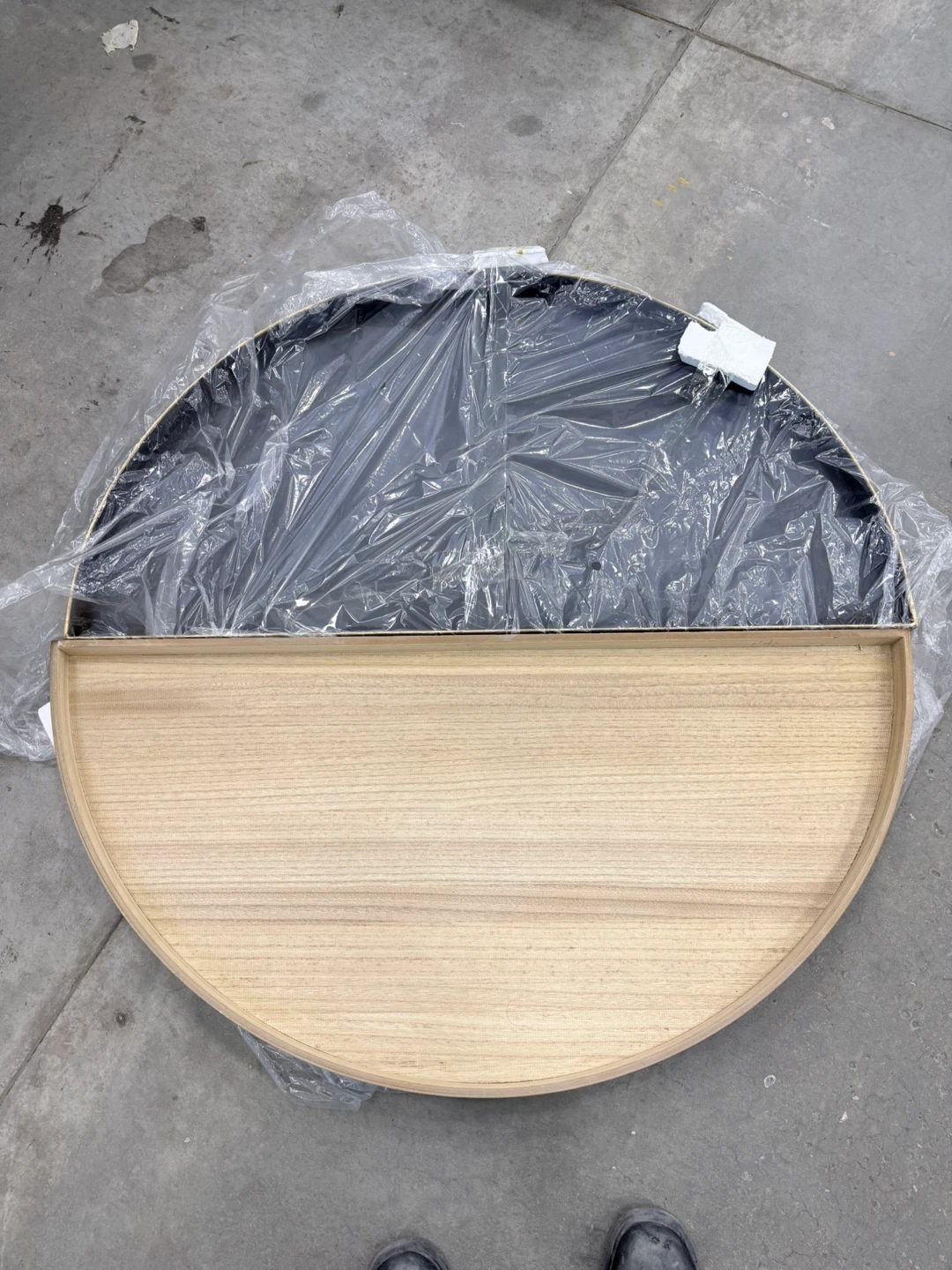 Round Coffee Table - photo 2