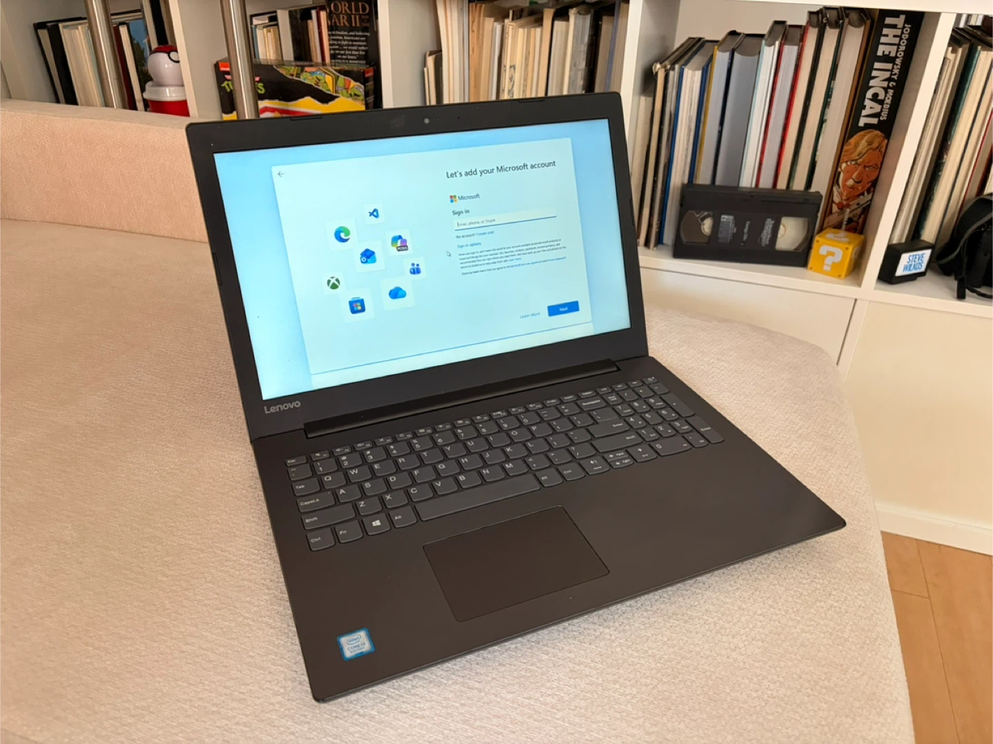 Laptop Lenovo IdeaPad 330-15 / Core i3 / 8GB / 1TB Storage