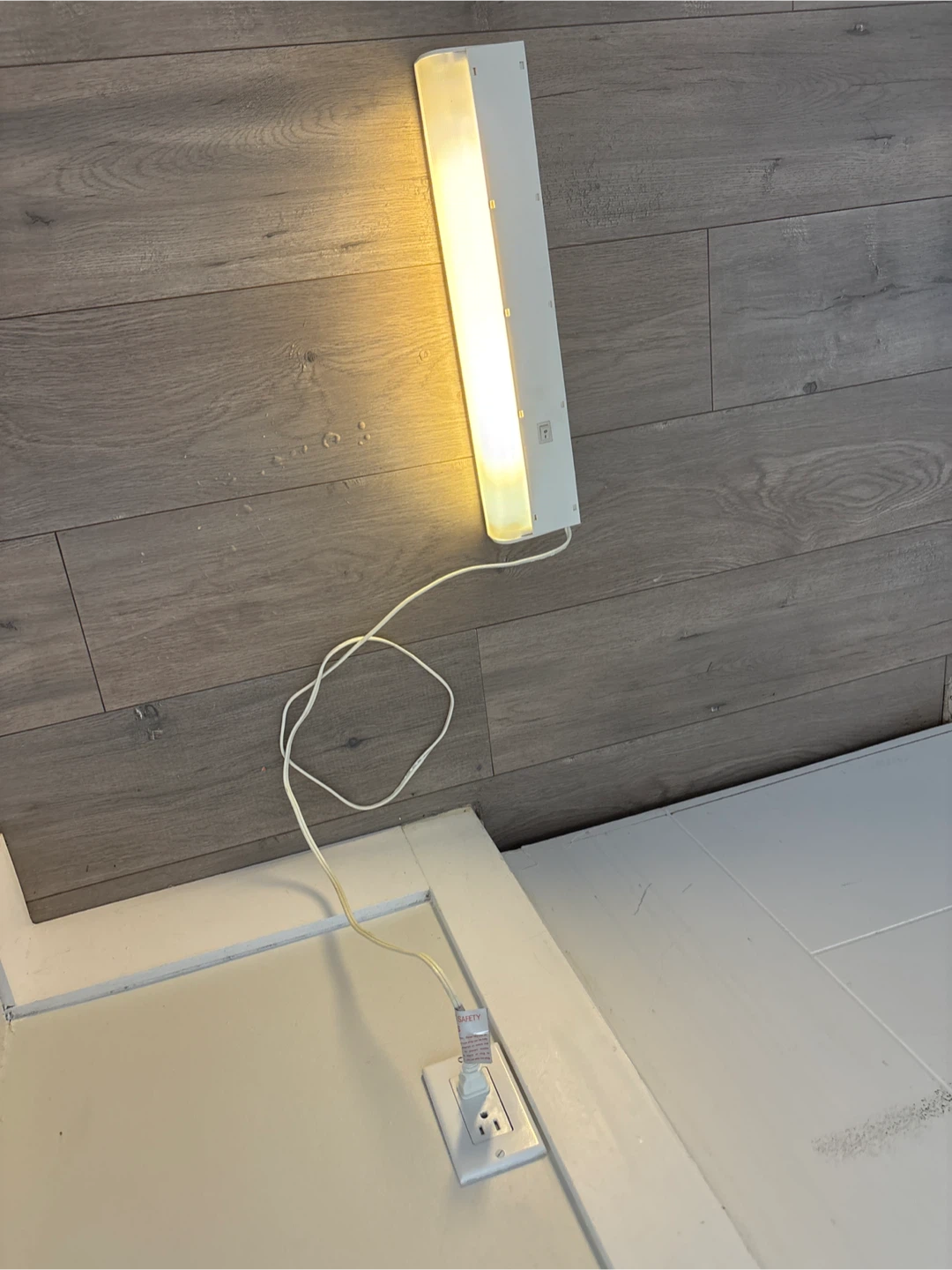 Under Cabinet LED Light Bar.  Length 18 inches - photo 2