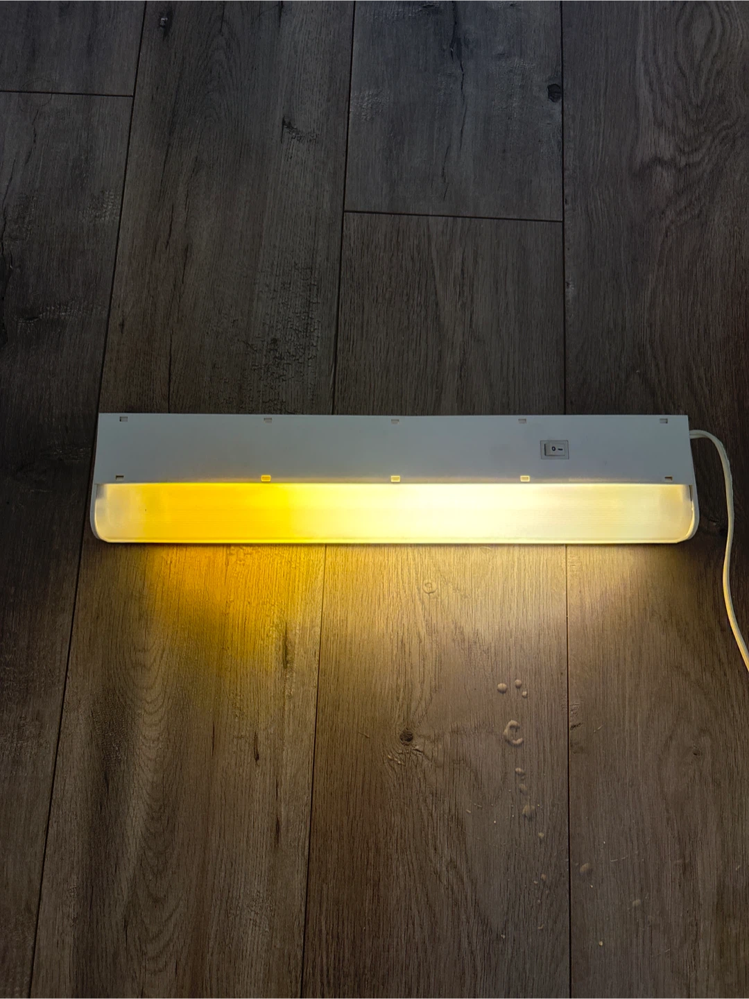 Under Cabinet LED Light Bar.  Length 18 inches