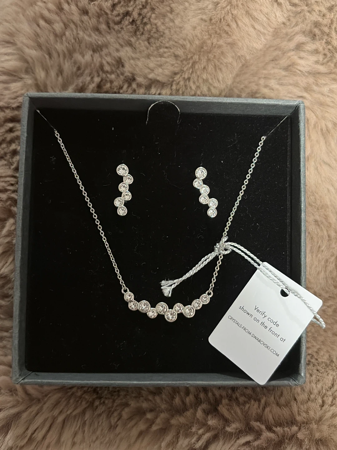 NIC & SYD Necklace & Earring Set - New in Box!