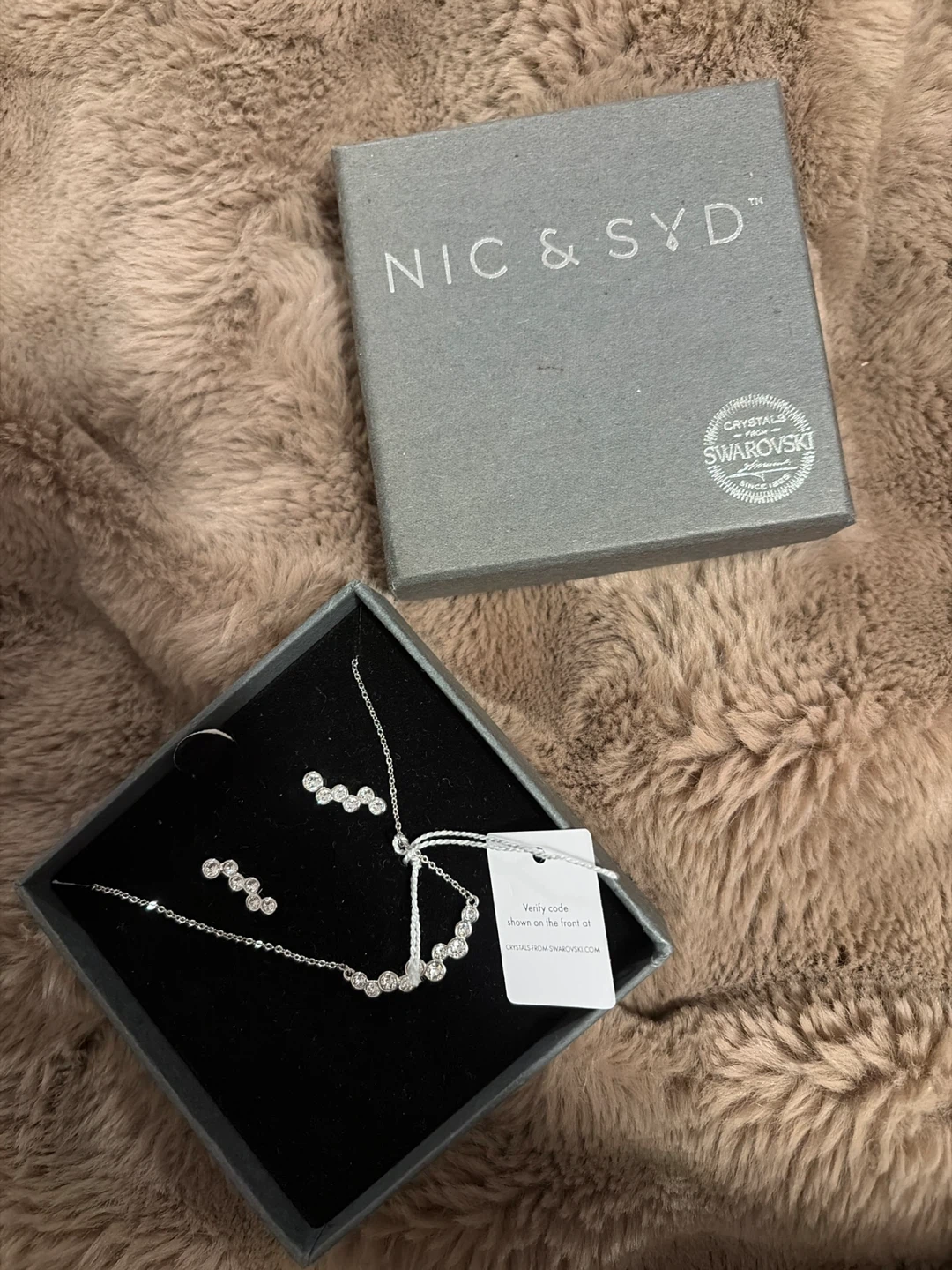 NIC & SYD Necklace & Earring Set - New in Box! - photo 2